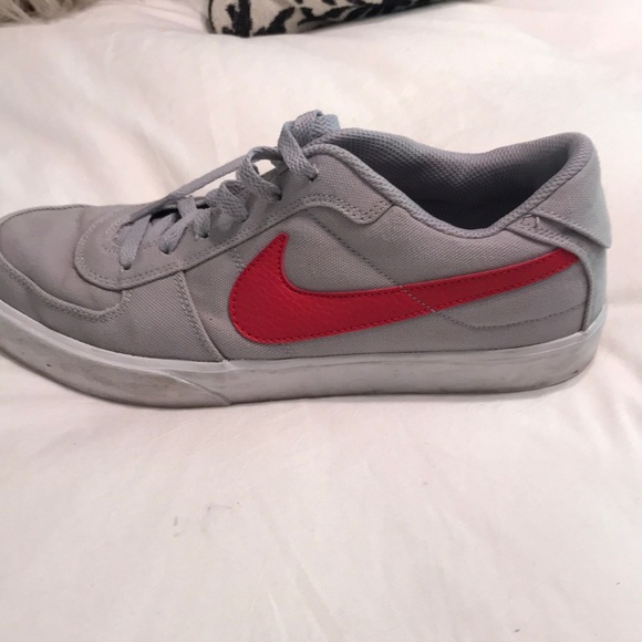 red nike low tops